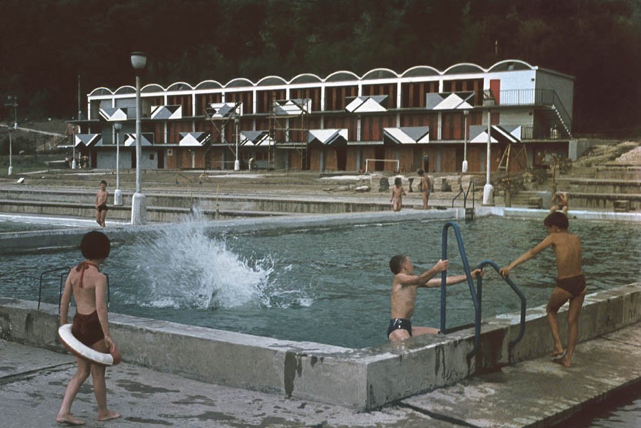 Litvínovské koupaliště r.1959-61 budova šaten